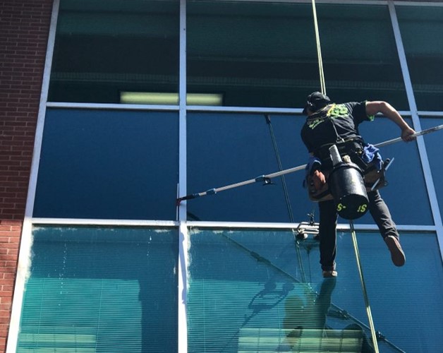 OSHA Requirements for Window Washing - Snugs Services